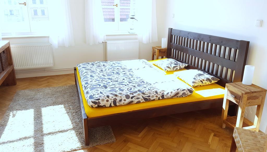 Apartmány u náměstí Broumov Esterno foto