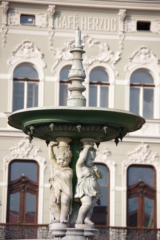 Apartmány u náměstí Broumov Esterno foto