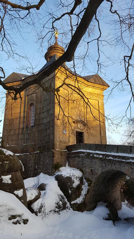 Apartmány u náměstí Broumov Esterno foto